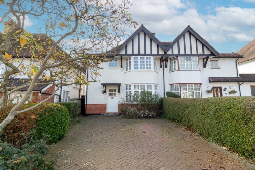 Arrange a viewing for Edgwarebury Gardens, Edgware, HA8