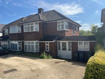 image of 21 Hartland Drive, Edgware